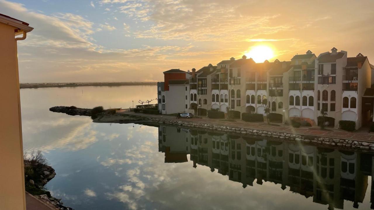 לה ברקרה Residence Pointe Vermeille - Charmant Studio Cabine Avec Jolie Vue Sur Le Lac Marin מראה חיצוני תמונה